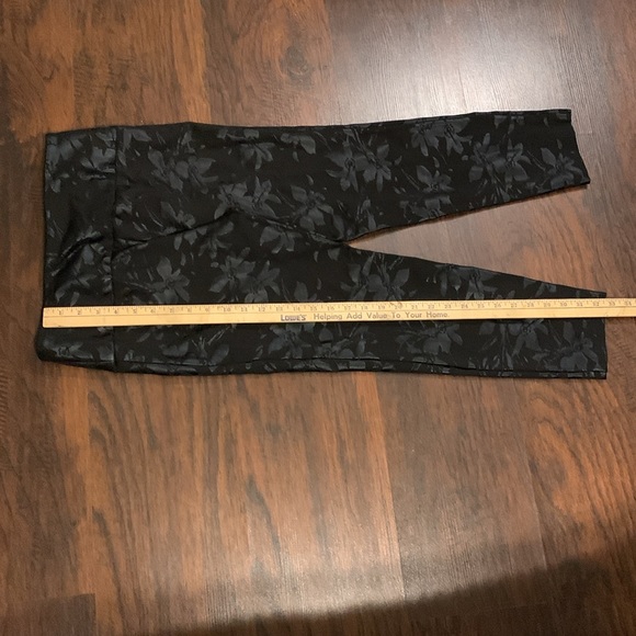 SOFT SURROUNDINGS BLACK JACQUARD LEGGINGS - Picture 4 of 8